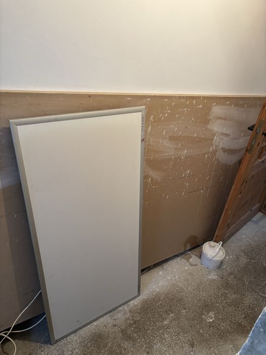 Vand panou radiant de 1200 w Dragus ,127 x 67 folosit circa un an, state buna de functionare .