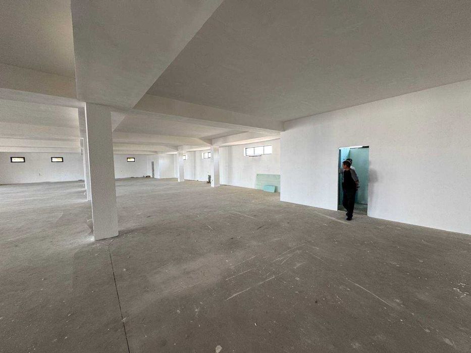 Сдам помещение 1600м2 вдоль главной дороги под фитнес / учебный центр