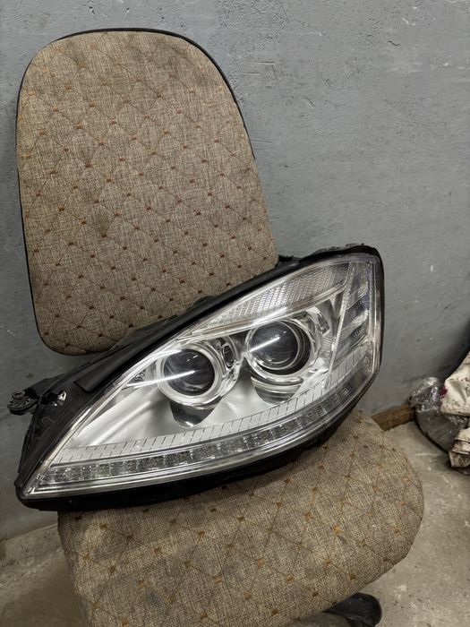 W221 фара левая