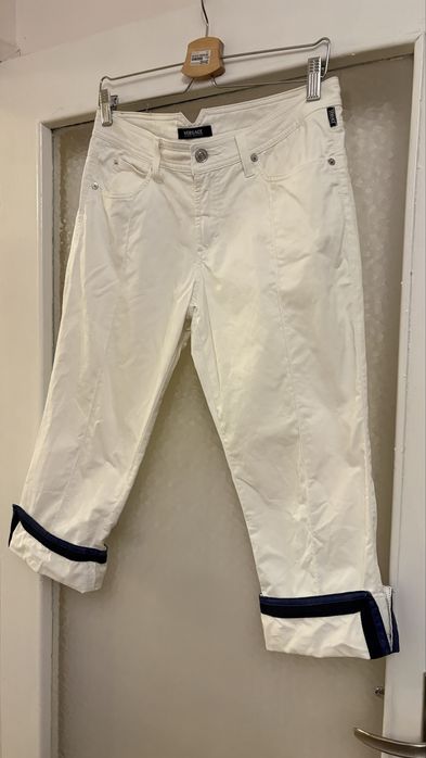 Панталони под коляното Versage