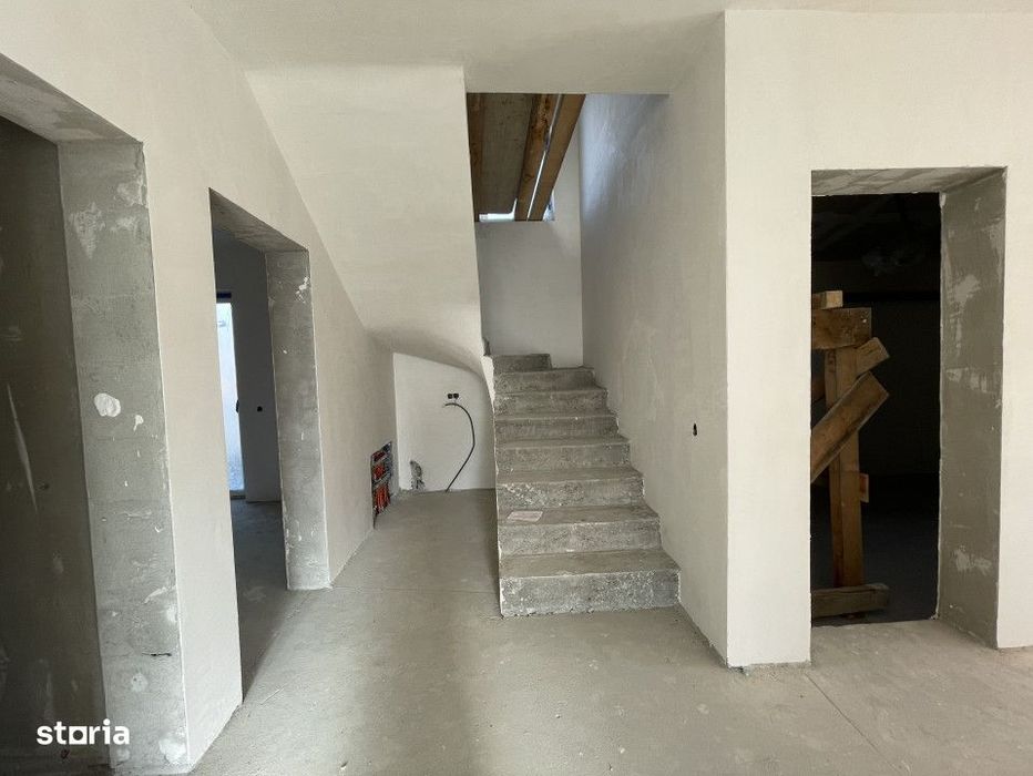 Casa individuala cu CF cu 5 cam/155mp! Teren 550mp! GARAJ! Loc. Dezmir