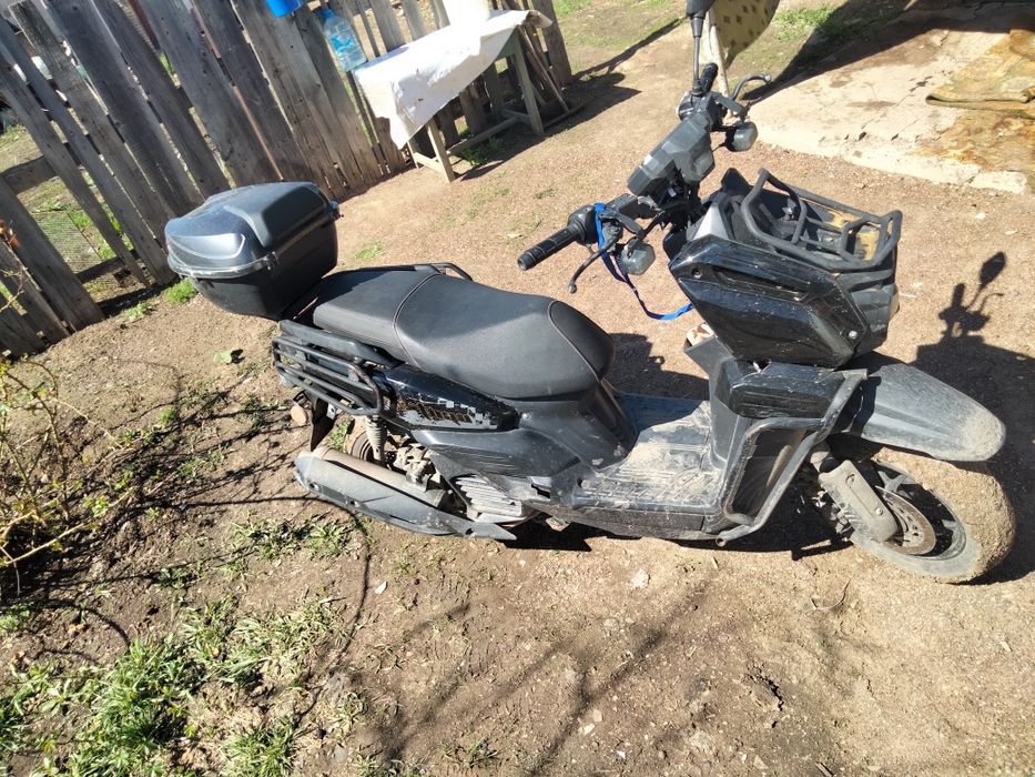 Скутер срочно продам