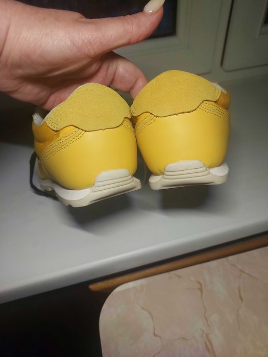 Кроссовки ZARA размер 38-38,5 по стельке 24,5см