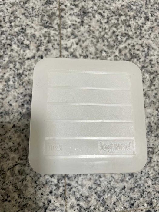 Разклонителна кутия/ Plexo, IP55 IK07, 65x65x40mm,7 вх. с тапи,Legrand