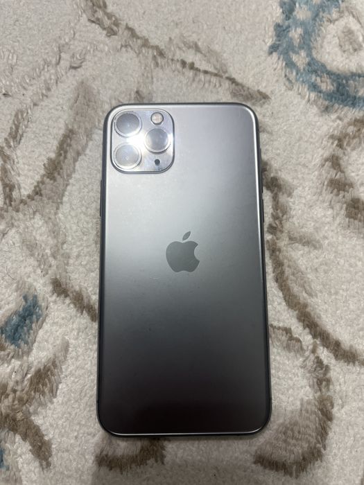 Продам айфон 11 про- экран