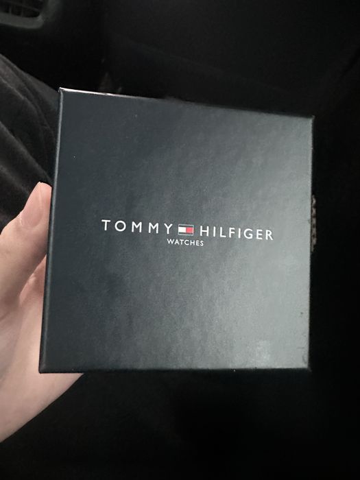 Часы Tommy Hilfiger