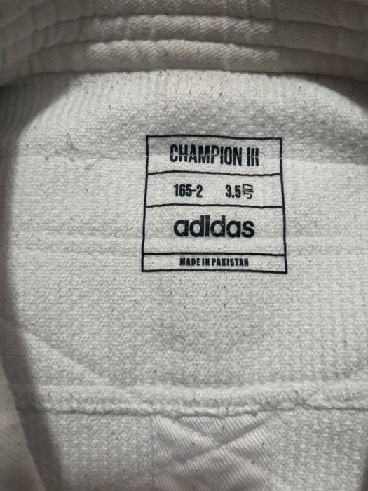 Продается кимоно adidas