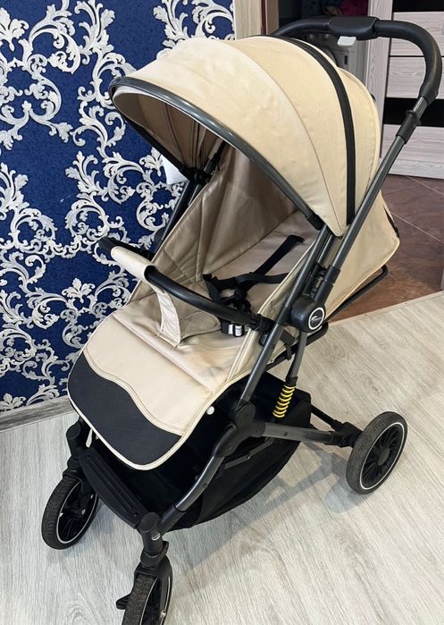 Продам коляску прогулочную