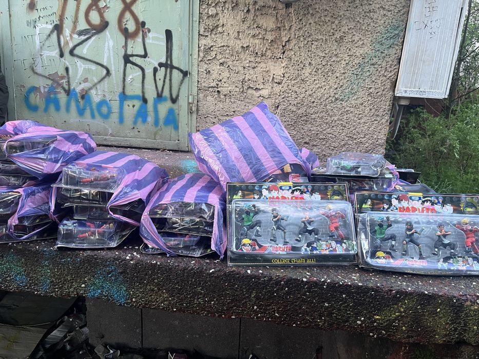 Продавам нурото играчки
