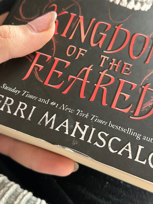 Книги на английски и български