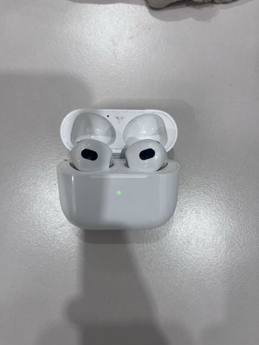 Продам айподс 3 оригинал