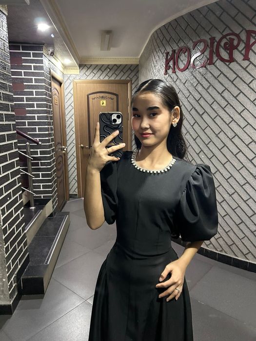 Красивое вечернее платье, надето один раз