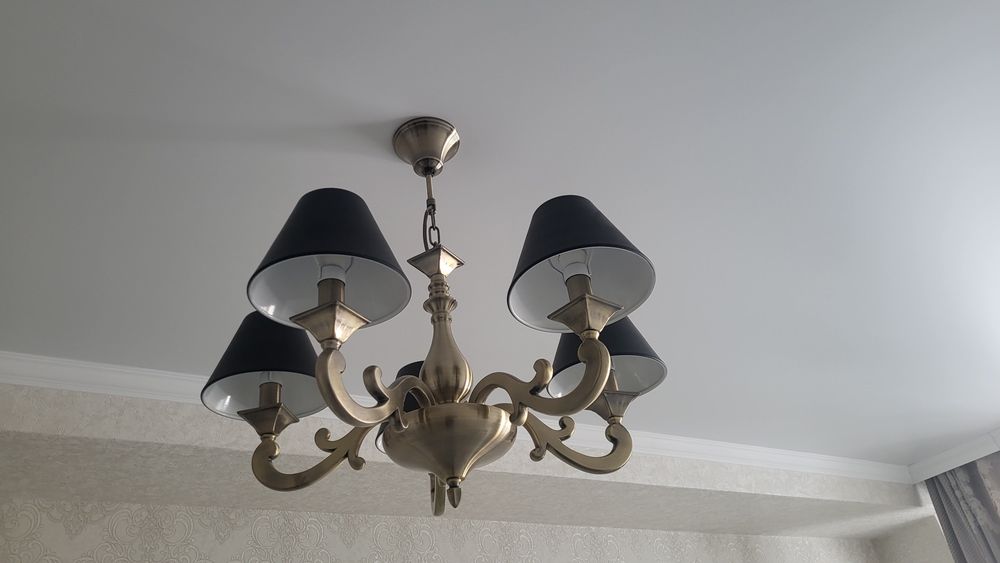 Продам люстры 2 шт