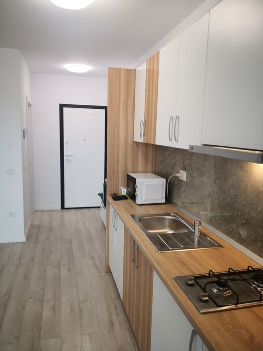 Proprietar apartament 1 camera Comat Towers