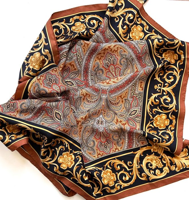 Разкошен щал с бароков десен