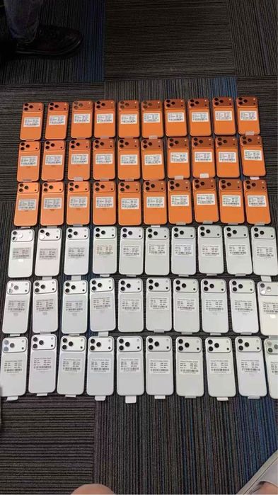 Смартфон iPhone 17, 256 ГБ, SIM