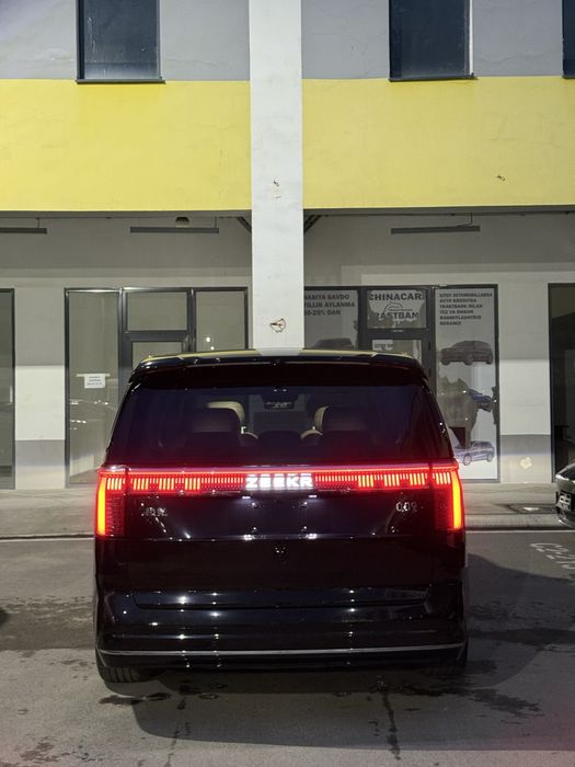 Zeekr 009  Full (4WD) chegirma narxlarda