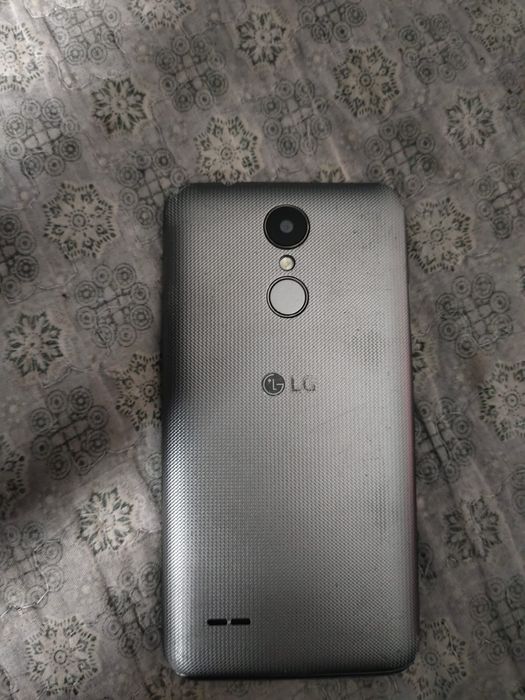 Продам телефон lg k8