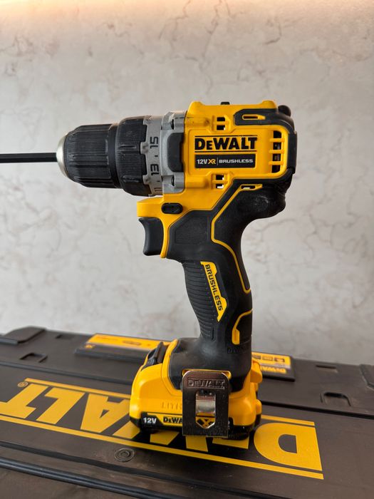 Акумулаторен ударен винтоверт DeWalt 2 акумулатора