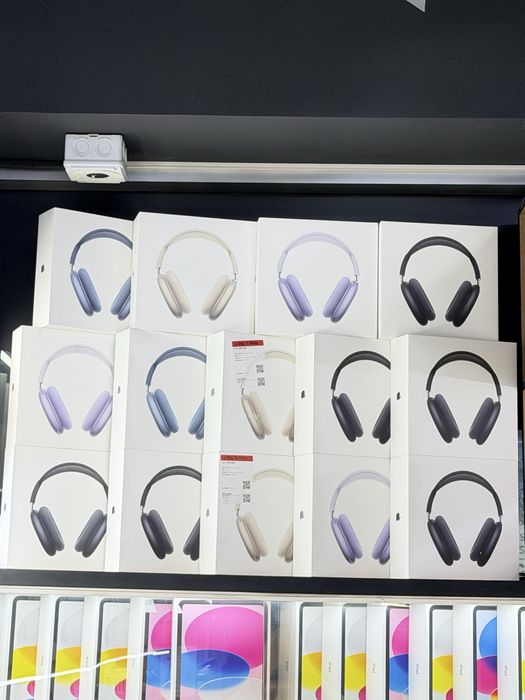 AirPods Max 2 starlight