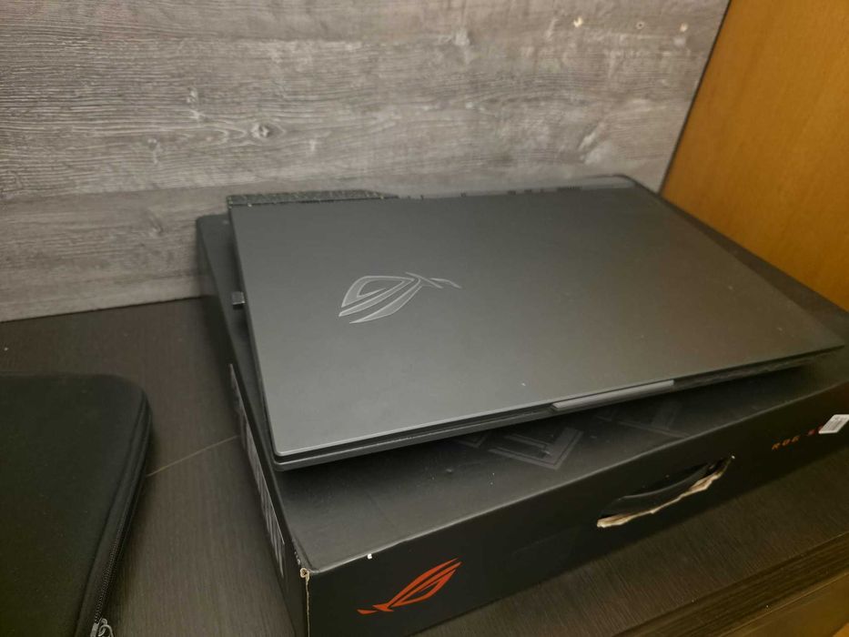 Laptop Gaming ASUS ROG Strix G17 G713PU-LL033, AMD Ryzen 9 7945HX