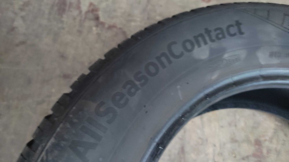 Anvelope iarnă 215/65R17 CONTINENTAL