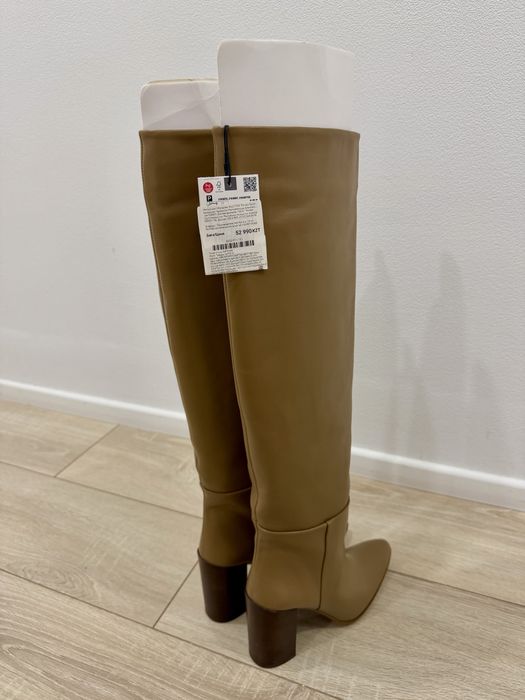 Продам кожаные сапоги Zara
