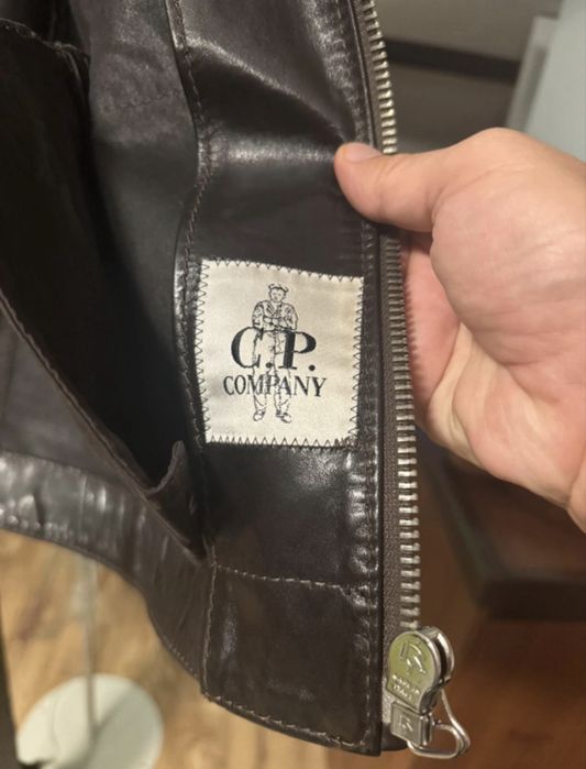 Geaca  CP Company piele/Stone Island ,in stare  foarte buna