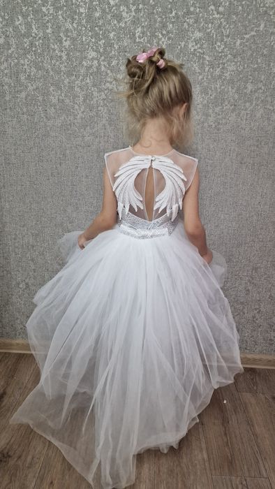Продам платье для девочки