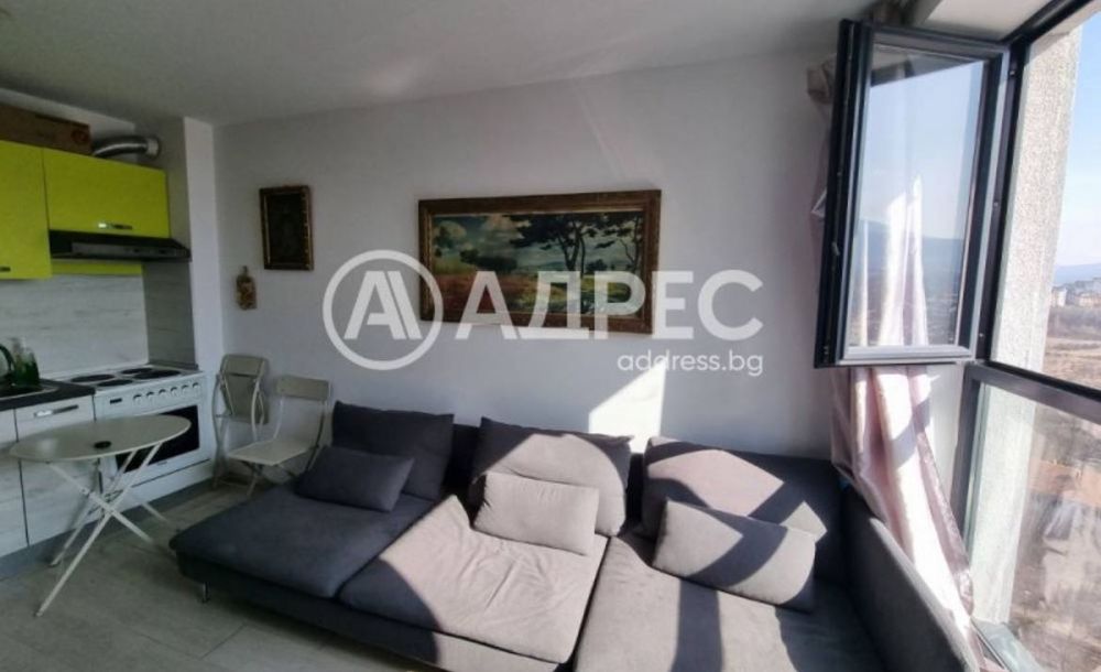 А адрес продава Двустаен апартамент зад НСА