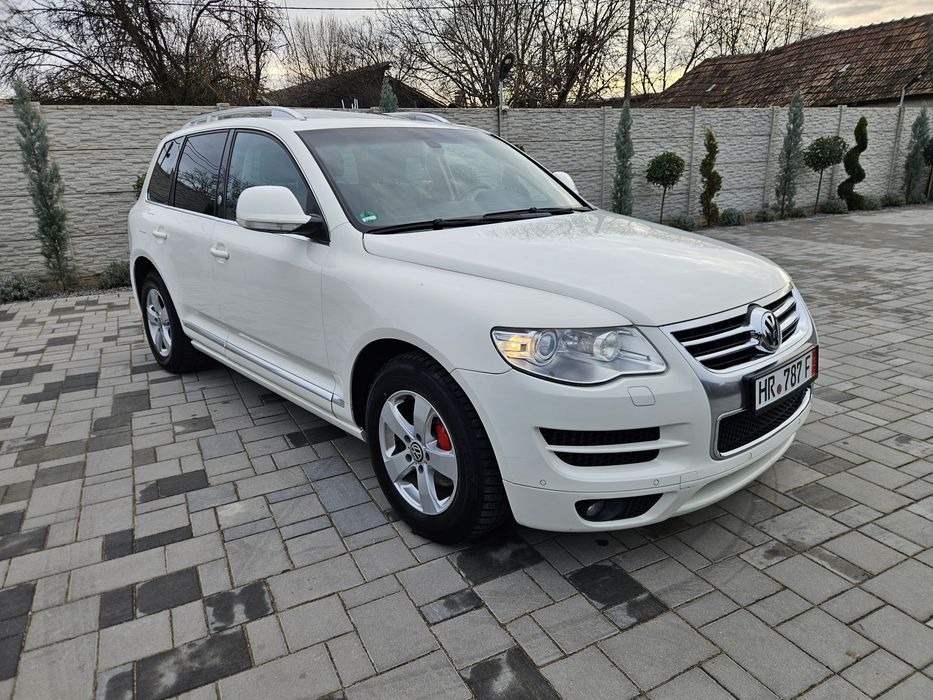 Vw touareg 3.0 tdi, 239 cp, model R line 2010, trapa,xenon,piele,navi