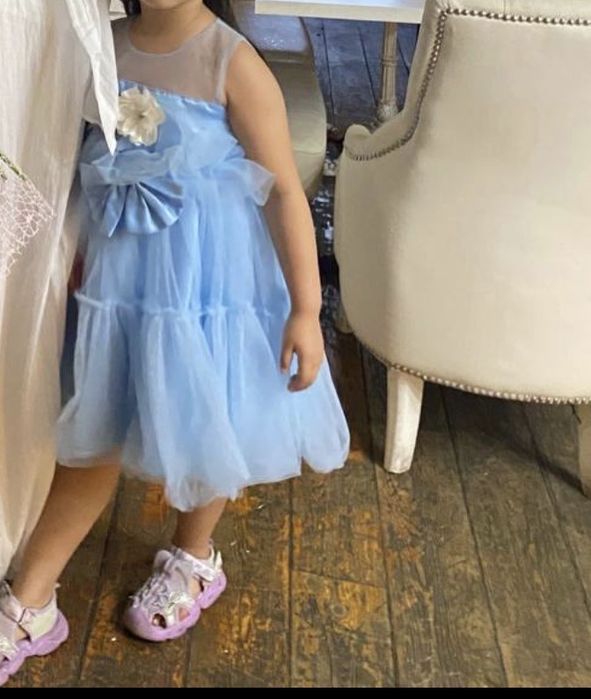 Платья девочки хорошом состоянии