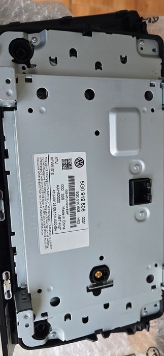 Vând  display  8 inch passat b8 rama inclusă