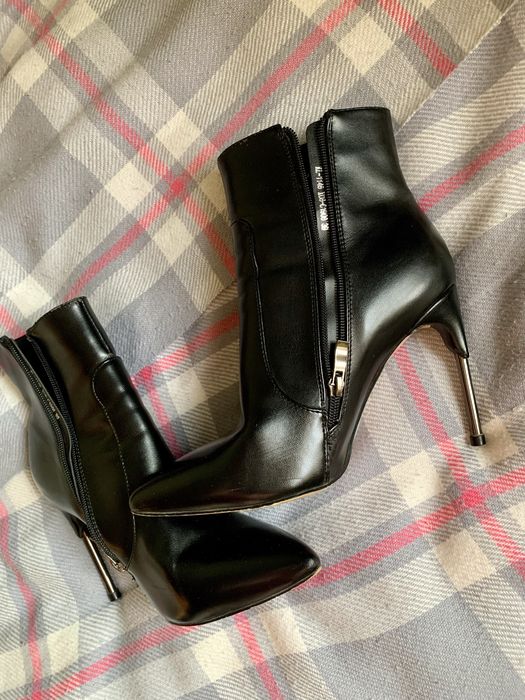 Продам ботильоны Novo Passo