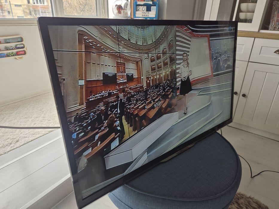 Televizor Philips cu diagonala de 110