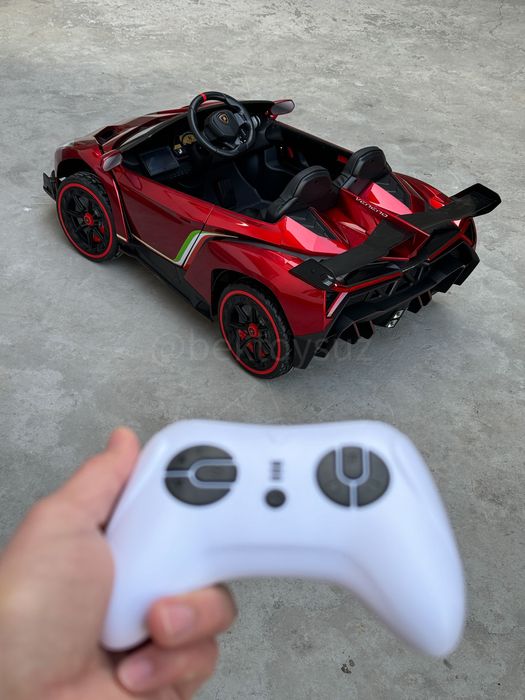 Детская машина Lamborghini Veneno с MP4 экраном и пультом | 3-6 лет