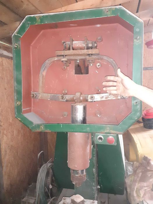 Ciocan de forjă electric