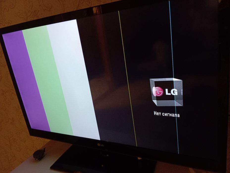 Продам срочно телевизор