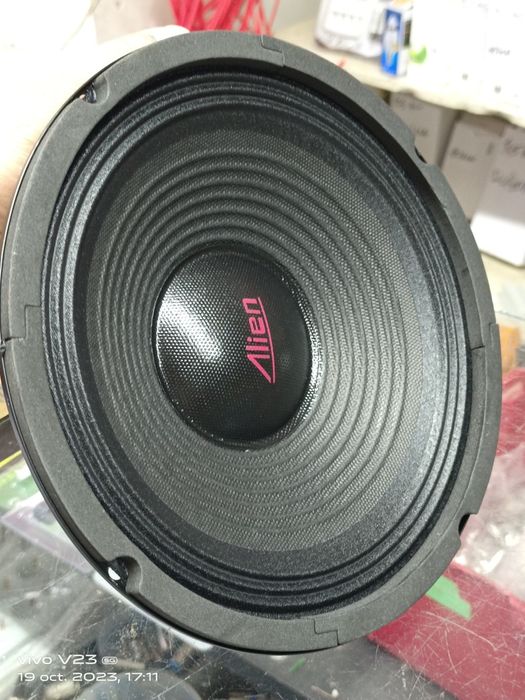 Vând difuzoare cu diametrul de 20cm 8inch