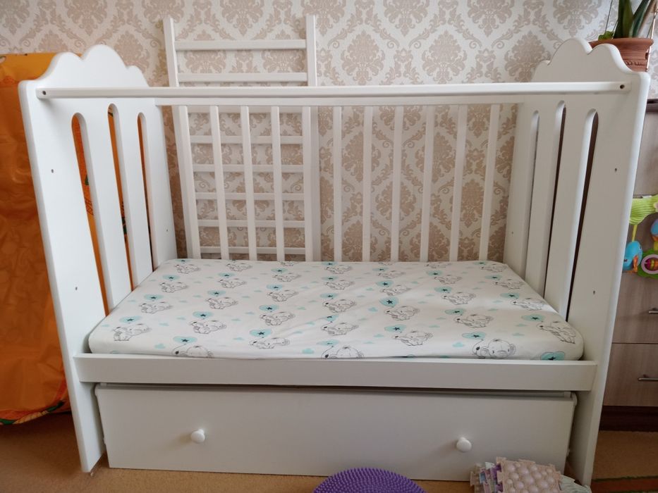 Продам кроватку детскую