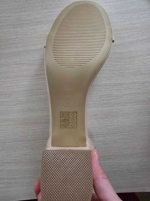 COAST Сандали Thelma с каишка за глезена и среден ток