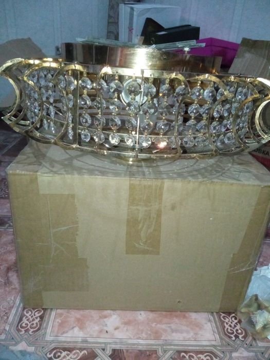 Продается люстра