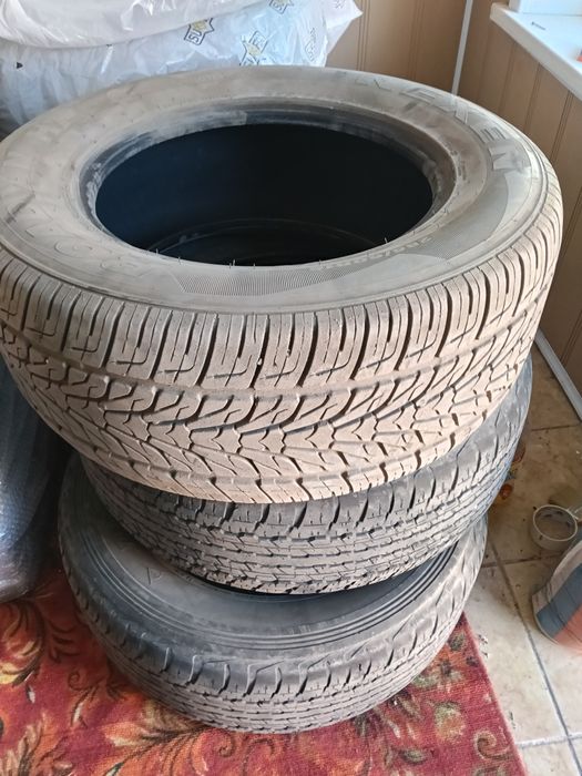Продам три шины 285/60r18