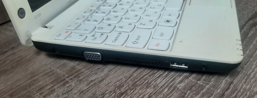 Нетбук Lenovo S100