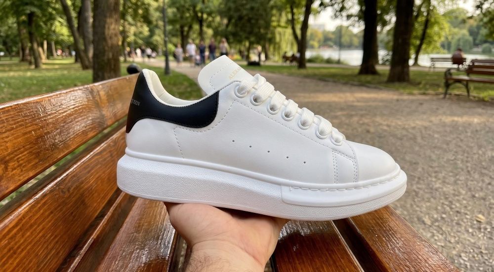 Adidasi Alexander McQueen Alb - Model Unisex Casual