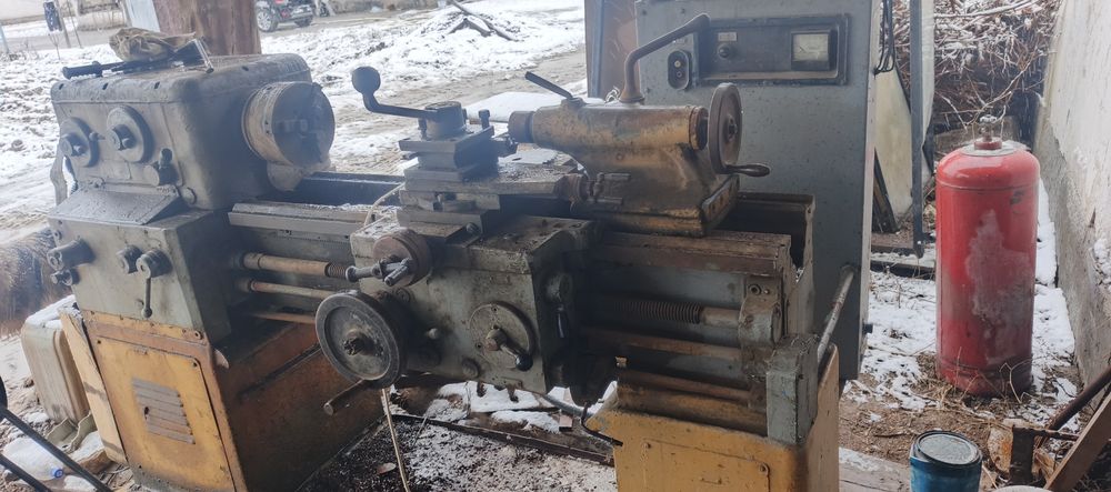 Токарный станок сотилади