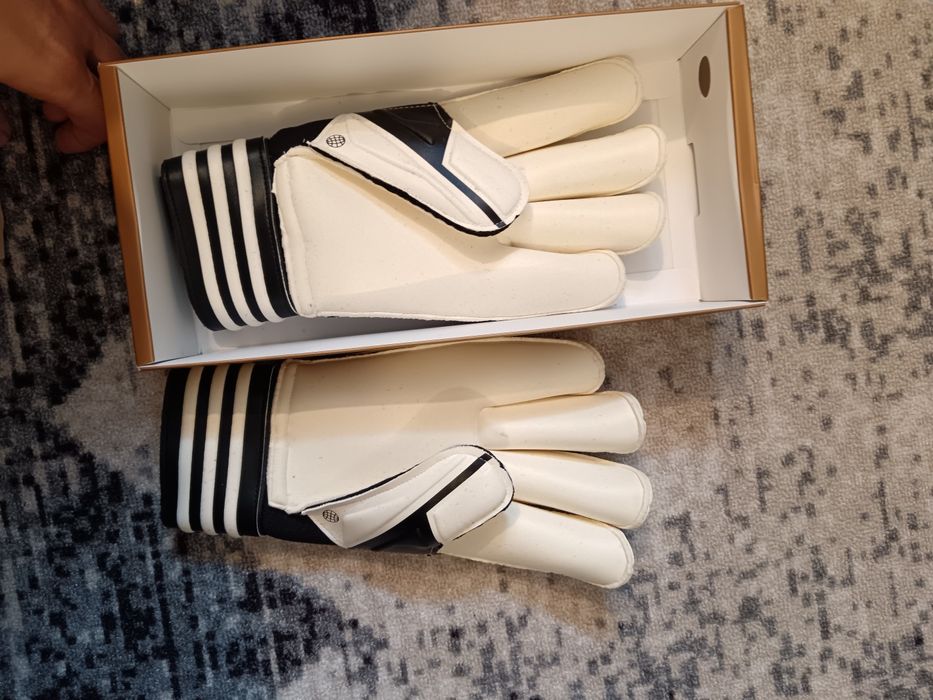 Вратарски ръкавици adidas