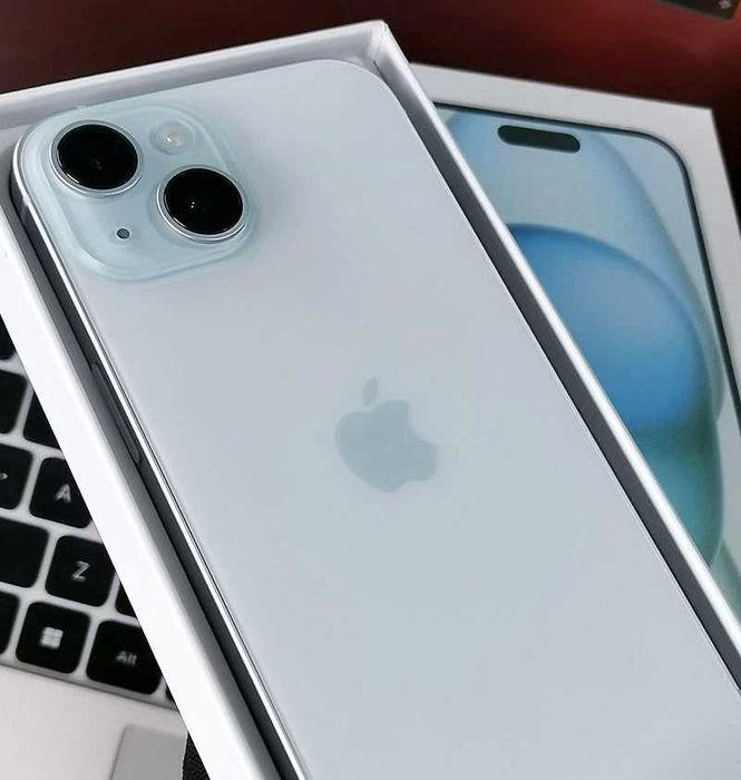 iphone 15 sky blue много запазен (в гаранция)