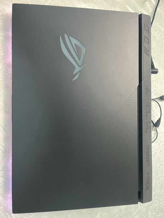 Наутбук Asus Rog Strix G713QR