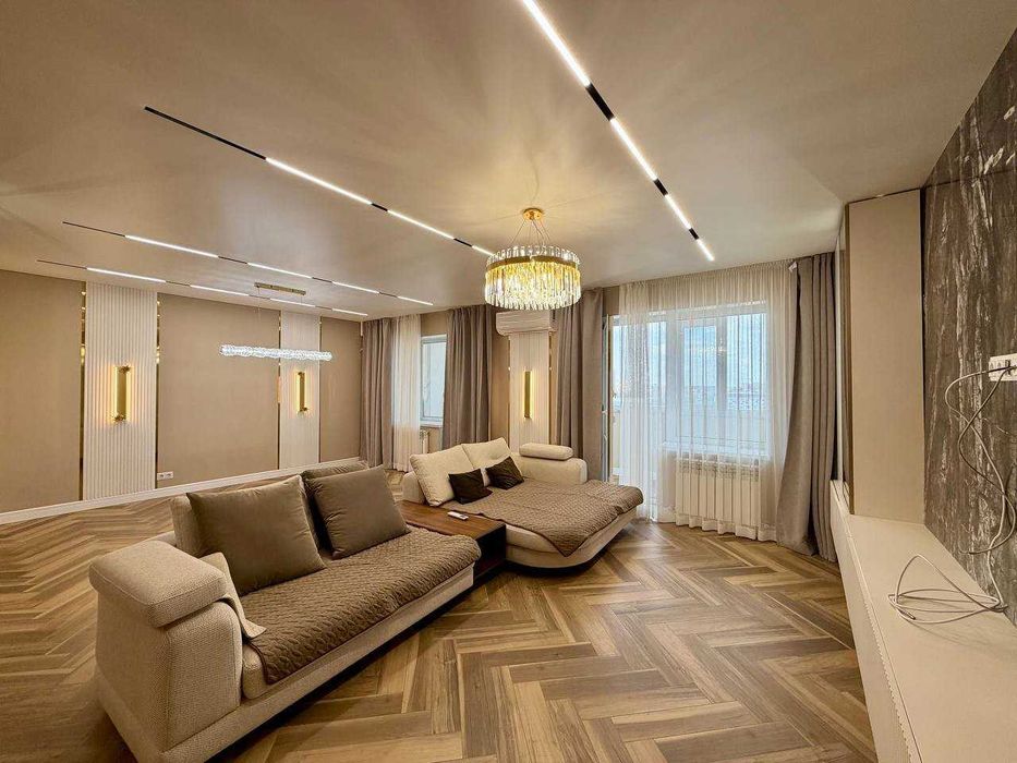 Продажа 3-комнатной квартиры  бородина 111